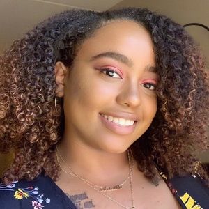 Meet your Posher, Ariella